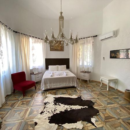Alacati Albatross Hotel ภายนอก รูปภาพ
