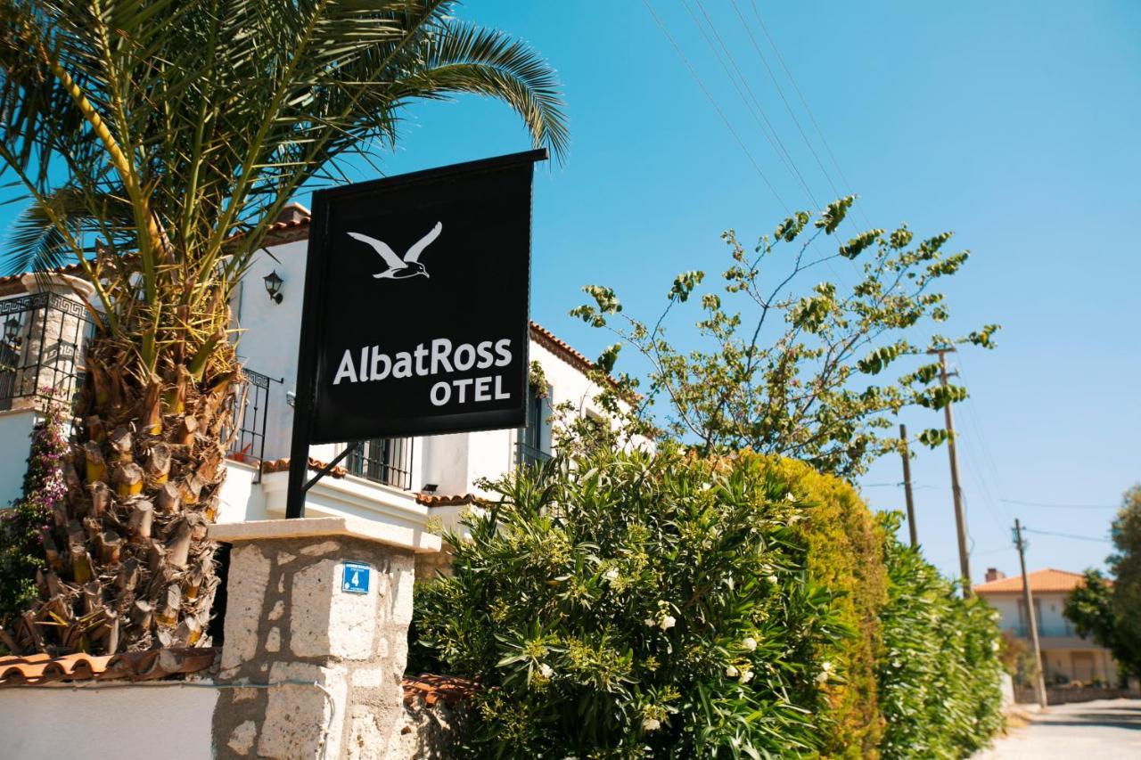 Alacati Albatross Hotel ภายนอก รูปภาพ