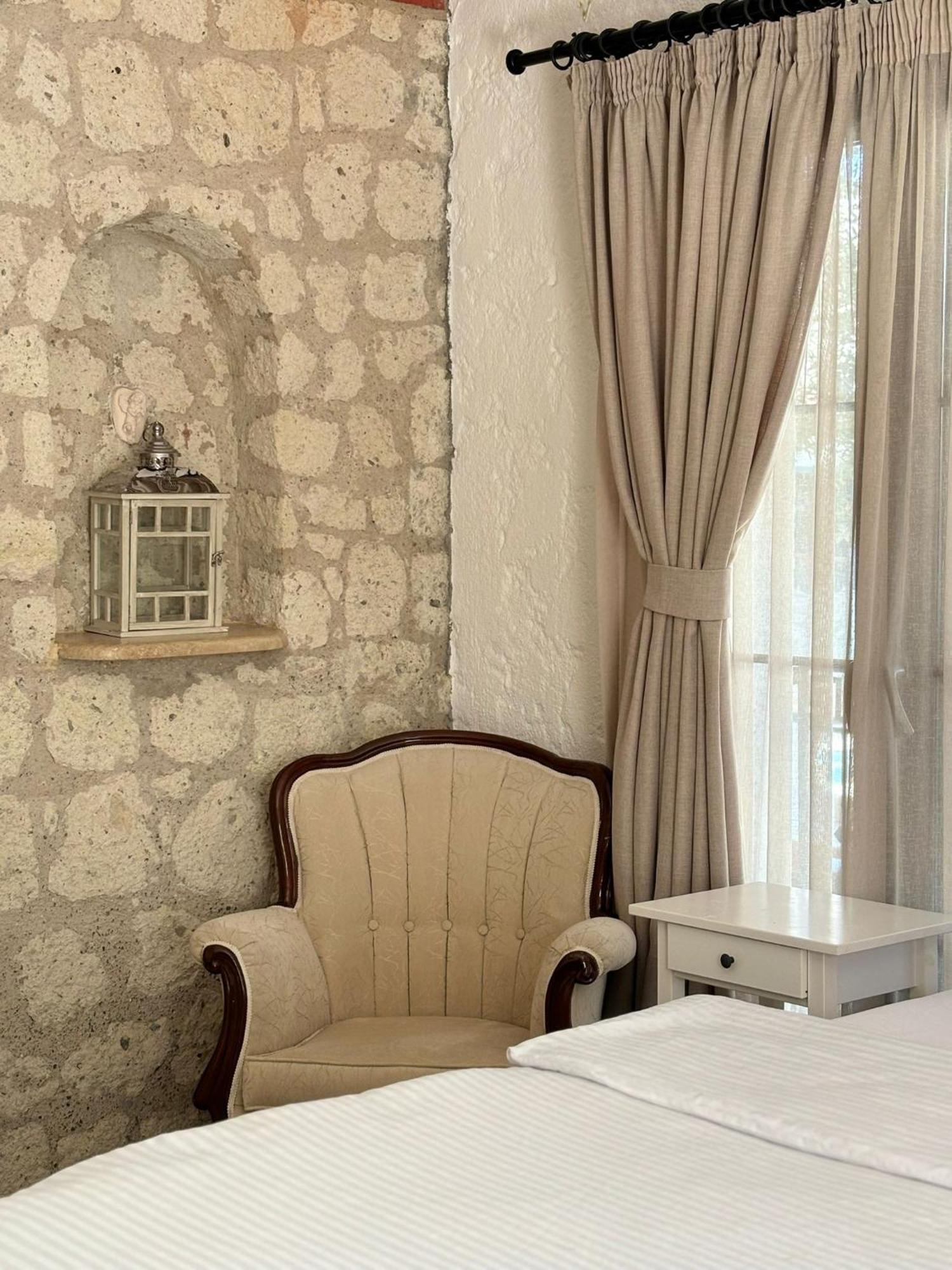 Alacati Albatross Hotel ภายนอก รูปภาพ