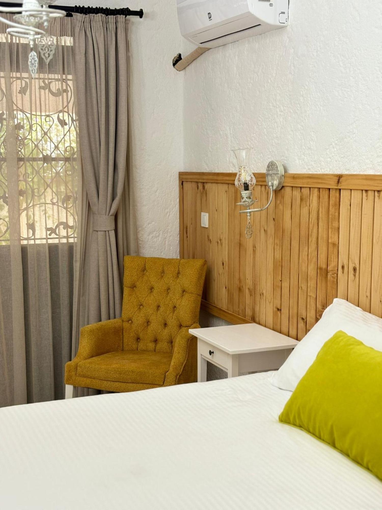 Alacati Albatross Hotel ภายนอก รูปภาพ