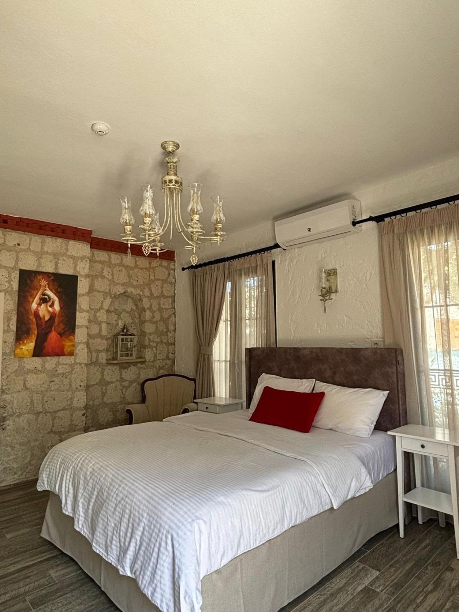 Alacati Albatross Hotel ภายนอก รูปภาพ