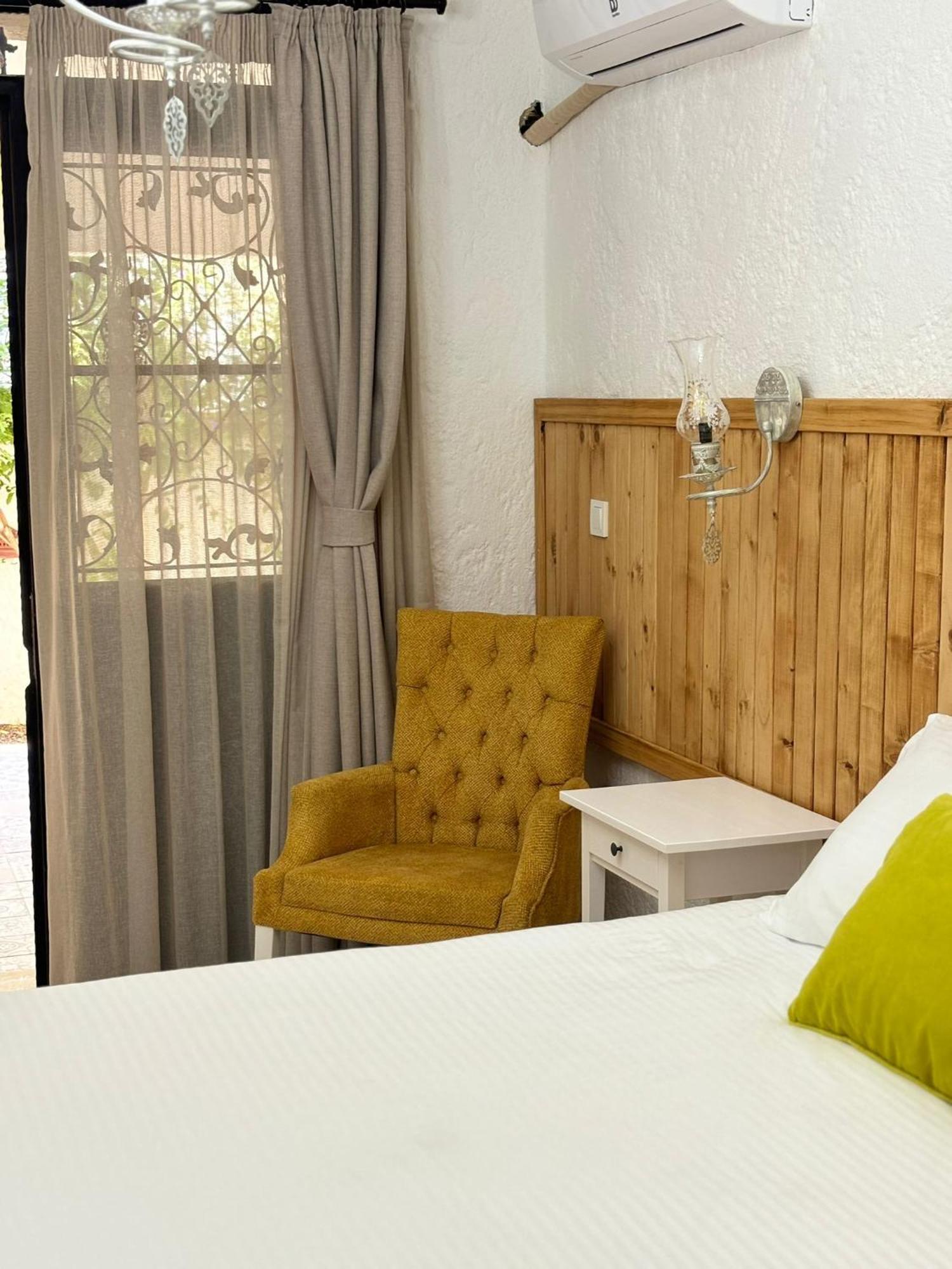 Alacati Albatross Hotel ภายนอก รูปภาพ
